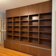 重厚感のある大型本棚