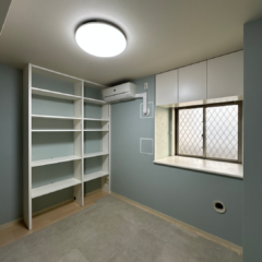 在宅ワークもできる収納部屋づくり